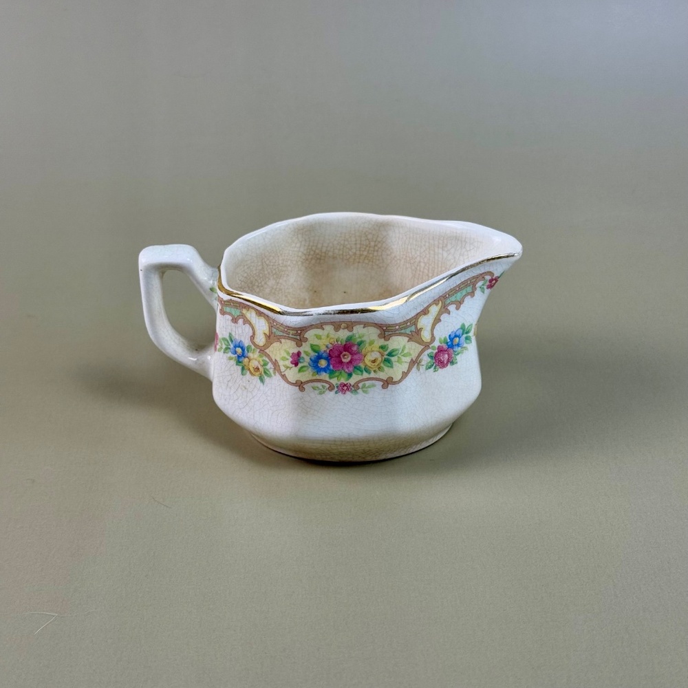 Vintage Mount Clemens Pottery Mini Creamer – "Mildred" Floral Pattern - Picture 5 of 11